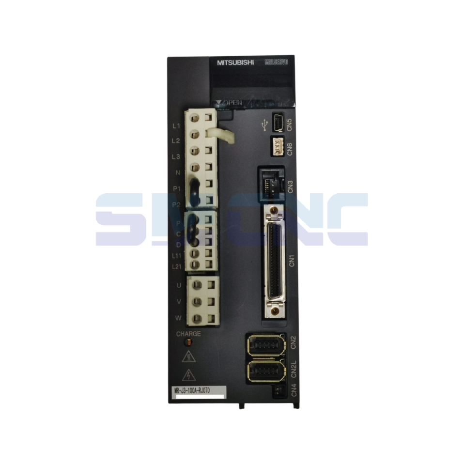 MR-J3-100A-RJ070 Mitsubishi Servo Sürücü ön görünüm
