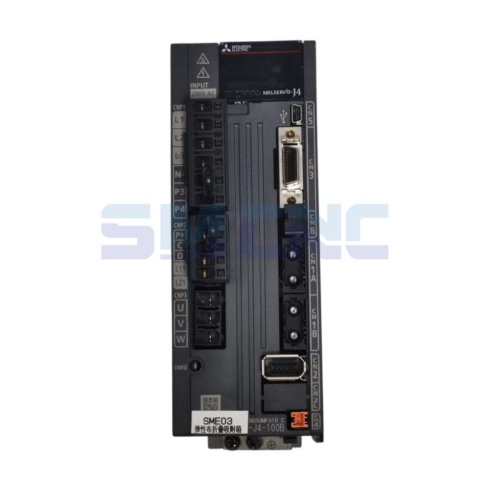 MR-J4-100B Mitsubishi Servo Sürücü önden görünüm